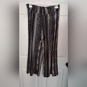 West Loop Black and White Geometric Palazzo Wide Leg Pants